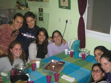 1686. dinner at miriam's, keren, rimone, michal, abby, sara, me, yael, gila