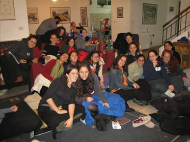 493. bnot chul at esti's watching haushpizen