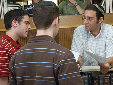 Rav Moshe Taragin with students