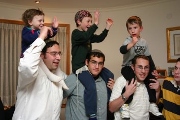 Rabbi Taragin_s chanuka chagiga with kids 1